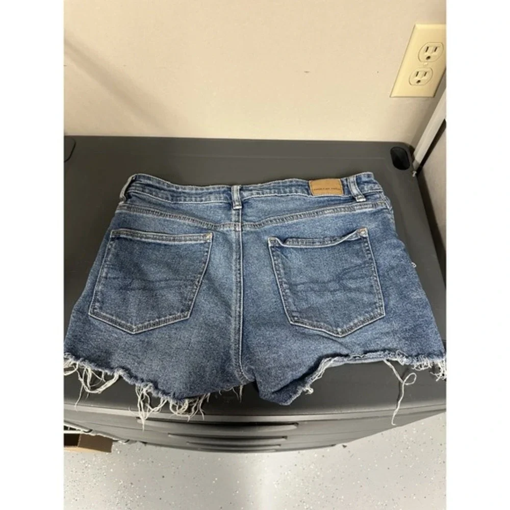 American Eagle Women's Mom Short Denim‎ Double Button Shorts - Size 8 Ripped
